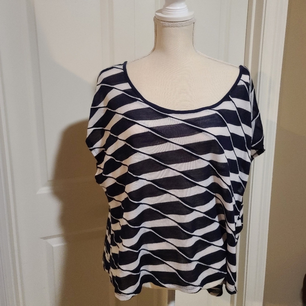 Ladies, short sleeve, split back shirt